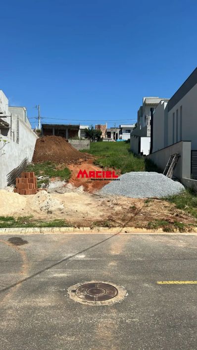 TERRENO A VENDA NO CONDOMÍNIO ALTA VISTA 2