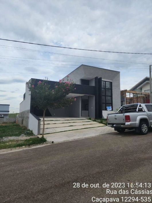 Casa com 3 dormitórios à venda, 189 m² por R$ 1.350.000,00 - Condomínio Terras do Vale - Caçapava/SP