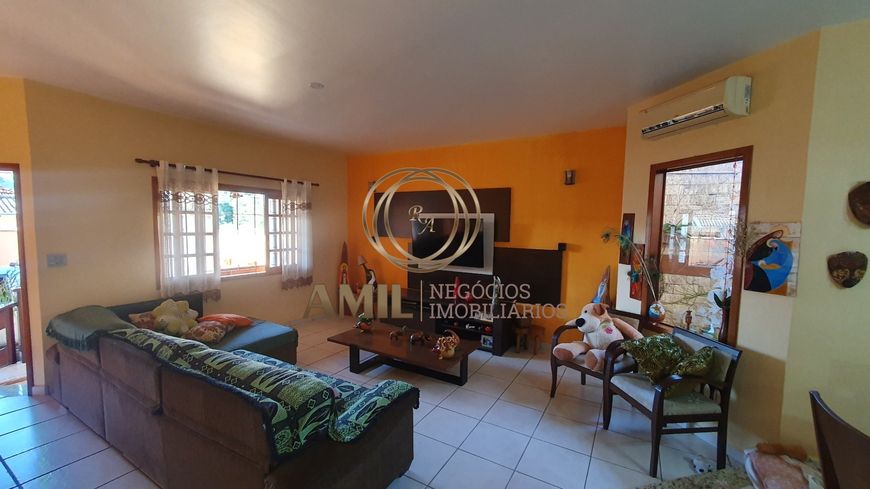 Casa térrea / Jardim Maria Cândida/ 03 dormitórios / 260m²/ Caçapava