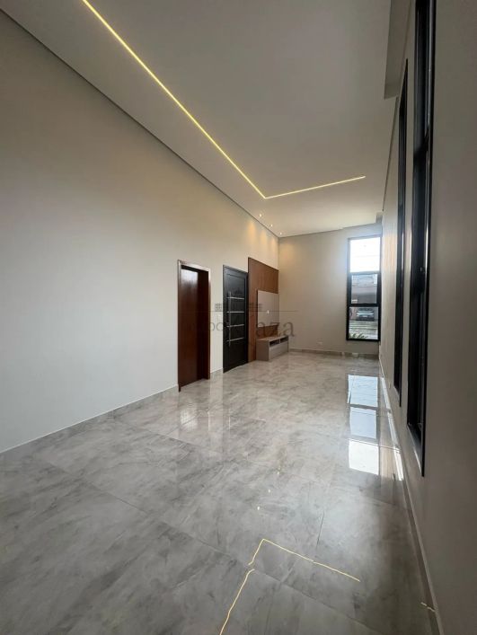 Oportunidade - Casa em Condomínio - Malibu Residencial - Residencial Colinas - 3 Dormitórios - Estud