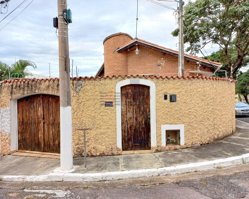 Casa a Venda no Jardim Jequitibá em Caçapava