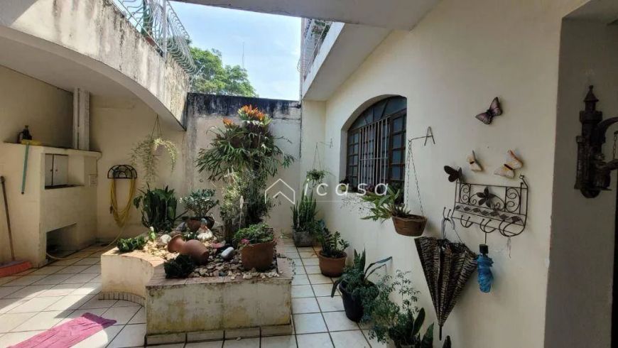 Sobrado com 4 dormitórios à venda, 310 m² por R$ 760.000,00 - Jardim Amália - Caçapava/SP