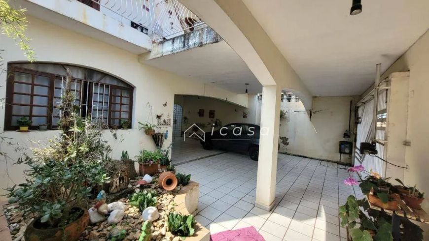 Sobrado com 4 dormitórios à venda, 310 m² por R$ 760.000,00 - Jardim Amália - Caçapava/SP