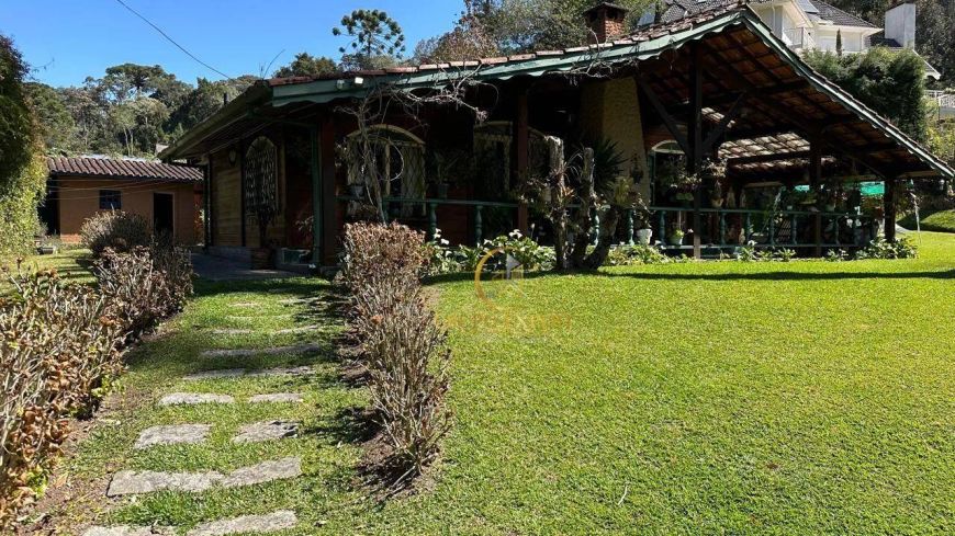Casa térrea SIMPLESMENTE UM LUXO *COM 250M² construída em Campos do Jordão sp.