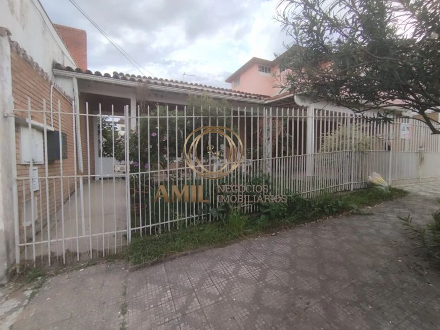 Casa para locação na Vila São João, Caçapava-SP: 5 quartos, 3 suítes, 2 salas, 5 banheiros, 2 vagas