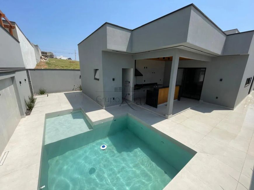 Oportunidade - Casa em condomínio - Residencial Colinas - Condomínio Santa Mônica - 185m².