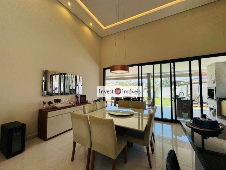 Casa Térrea Elegante com 3 quartos e piscina no Condomínio Terras do Vale