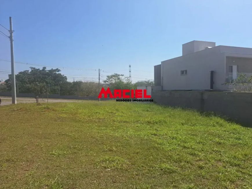 TERRENO DE ESQUINA CONDOMINIO MALIBU 353 METROS