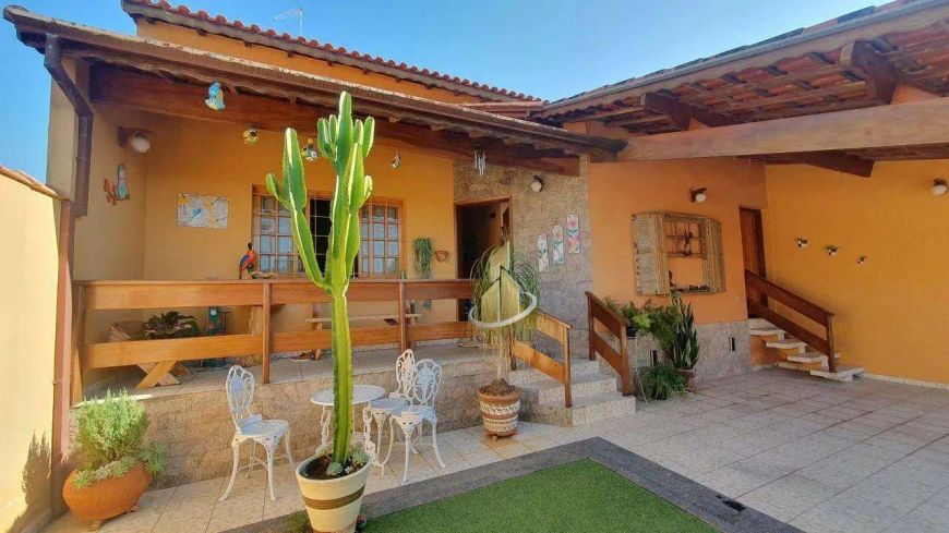 Casa com 3 dormitórios à venda, 180 m² por R$ 625.000,00 - Jardim Maria Cândida - Caçapava/SP