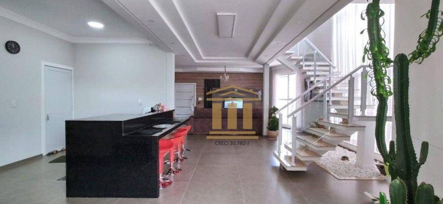 Casa com 3 quartos à venda, 256 m² por R$ 1.590.000 - Condomínio Terras do Vale - Caçapava/SP