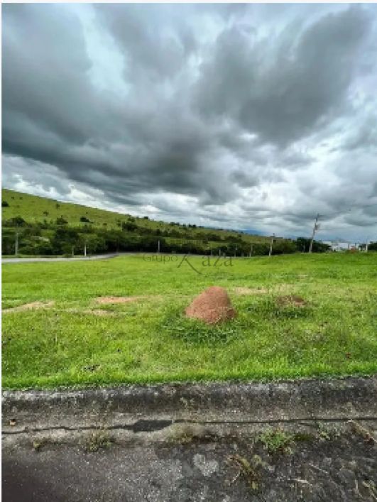Oportunidade - Terreno em Condomínio - Condomínio Bella Vitta Caminho da Mata - Caçapava - 377m²