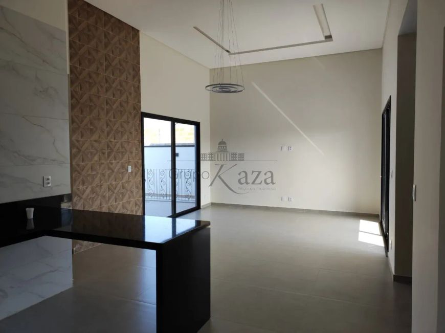 Casa em Condomínio - Condomínio Terras do Vale - Caçapava - 3 Dormitórios - 200m².