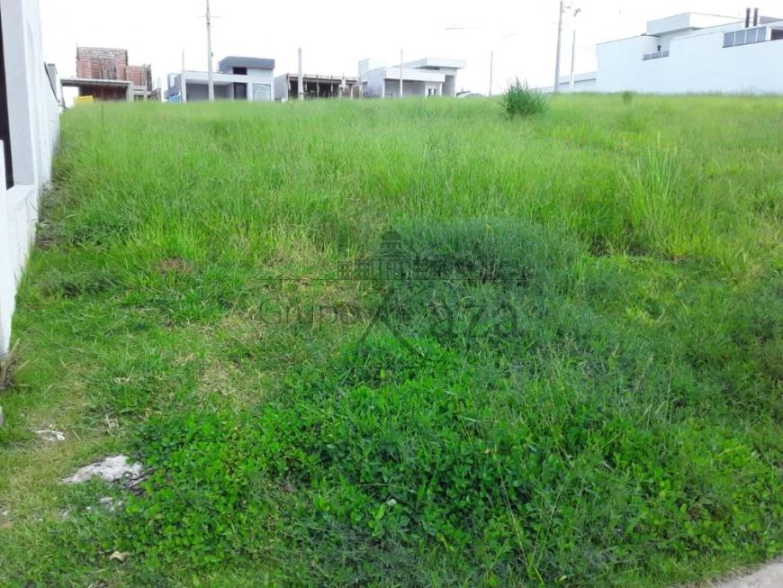 Terreno em Condomínio - Malibu Residencial - Caçapava - 250m².