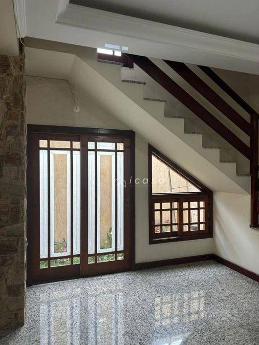 Sobrado com 4 dormitórios à venda, 376 m² por R$ 1.200.000,00 - Vila Resende - Caçapava/SP