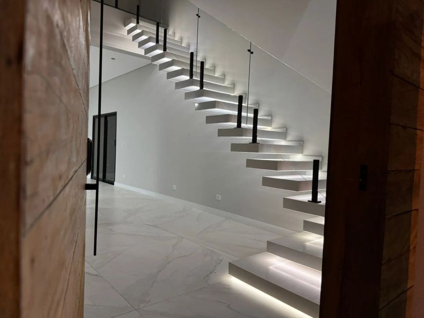 Casa com 4 quartos sendo 1 suíte no Condomínio Reserva do Vale em Caçapava - SP