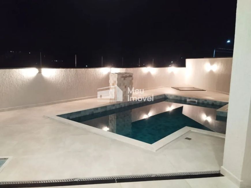 Casa luxuosa com 227m² acabamento impecavel 3 dormitórios em condominio Santa Monica