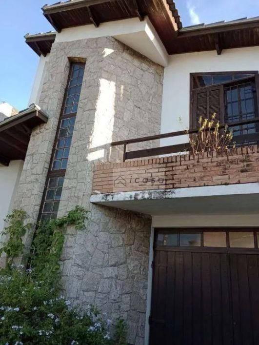 Sobrado com 3 dormitórios à venda, 250 m² por R$ 1.600.000,00 - Vila São João - Caçapava/SP