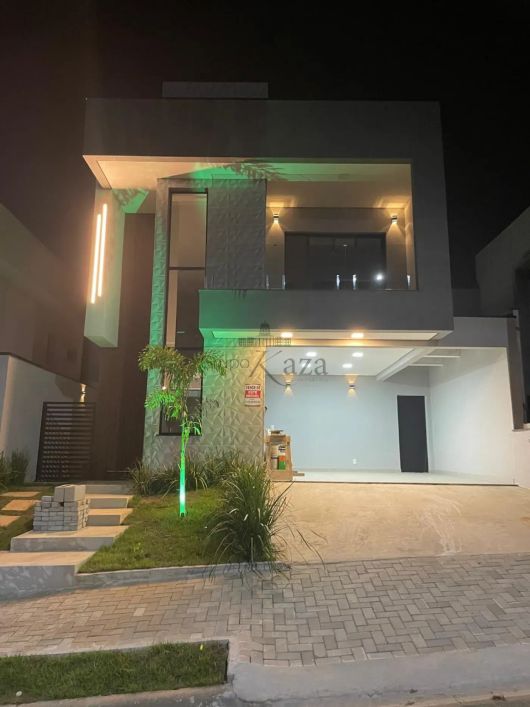 Oportunidade - Casa em Condomínio - Malibu Residencial - 3 Dormitórios - Caçapava - 220m².