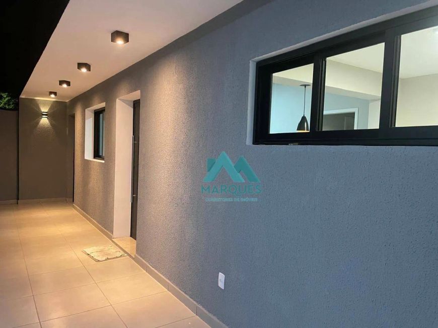 CASA EM REGIÃO CENTRAL TODA MODERNA, COM 3 DORMITÓRIOS SENDO UMA SUÍTE