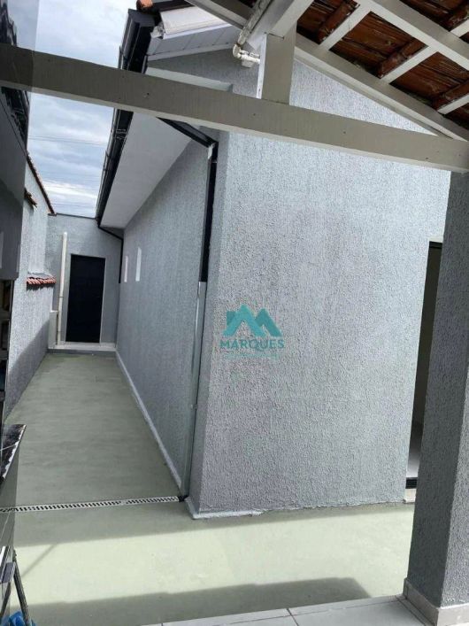 CASA EM REGIÃO CENTRAL TODA MODERNA, COM 3 DORMITÓRIOS SENDO UMA SUÍTE