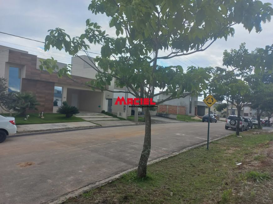 `Oportunidade Imperdível: Terreno de 300m² no Condomínio Terras do Vale! Garanta sua Qualidade de Vi