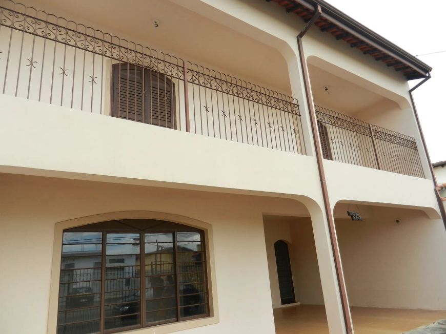 Imóvel para venda possui 234 metros quadrados com 4 quartos em Jardim São José - Caçapava - SP