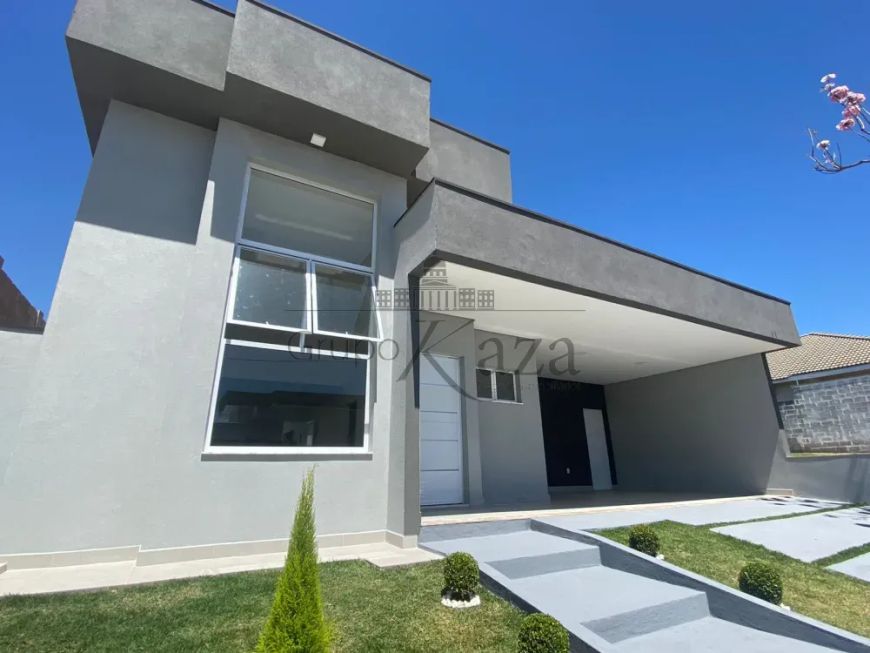 Casa em Condomínio - Bairro do Grama - Caçapava - Condomínio Terras do Vale - 3 Dormitórios - 158m²