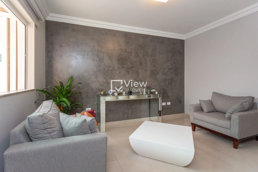 Triplex em condomínio no bairro Uberaba - 195m² de puro conforto!