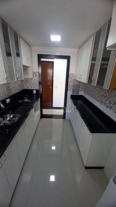 Apartamento com 3 dormitórios à venda, 60 m² por R$ 297.000,00 - Pinheirinho - Curitiba/PR