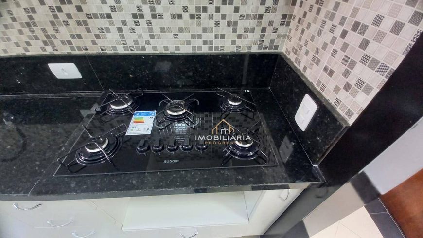Apartamento com 3 dormitórios à venda, 60 m² por R$ 297.000,00 - Pinheirinho - Curitiba/PR