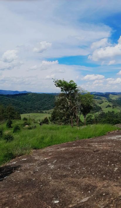 Viva em Grande Estilo: Lotes de 1000m² na Região Mais Charmosa de São Roque!