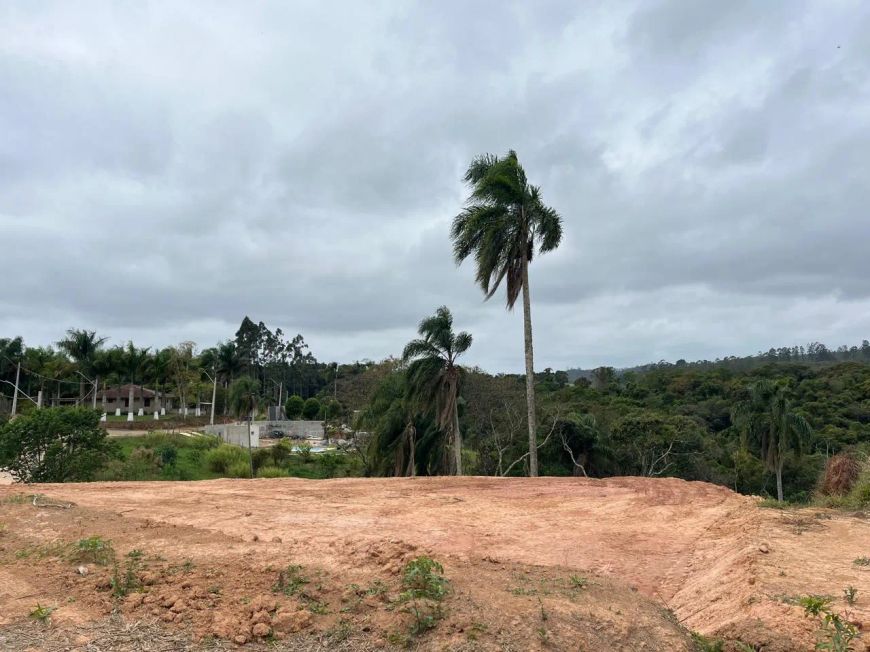 Vendo meu terreno localizado em Ibiúna