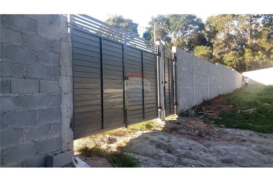 RE/MAX VENDE Terreno Murado e com portão 5.000 m2 São Roque SP