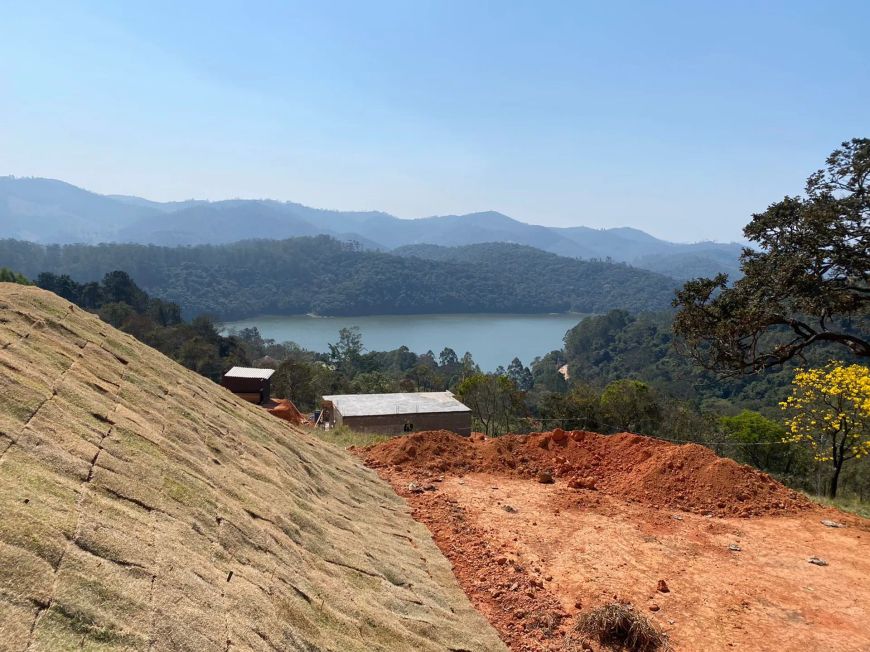 Lote pronto para construir e com escritura