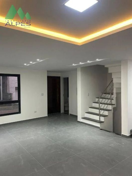 TRIPLEX NO MELHOR DO PINHEIRINHO EXCELENTE PADRÃO DE ACABAMENTO