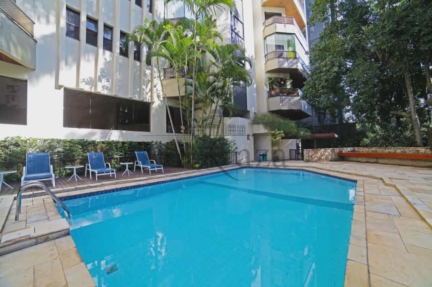 Apartamento para venda com 210 metros quadrados com 3 quartos em Itaim Bibi - São Paulo - SP