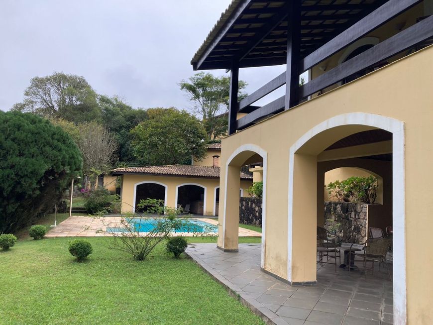 Chacara em São Roque de alto padrão condomínio fechado