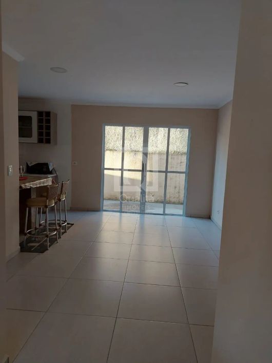 Casa sobrado com 3 quartos no Condomínio Jardim Vilaça em São Roque