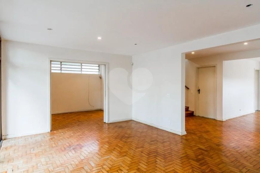 Sobrado com 4 quartos para locação em Alto De Pinheiros - SP