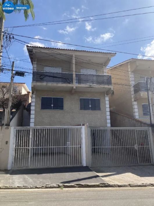 Sobrado com três Dormitórios