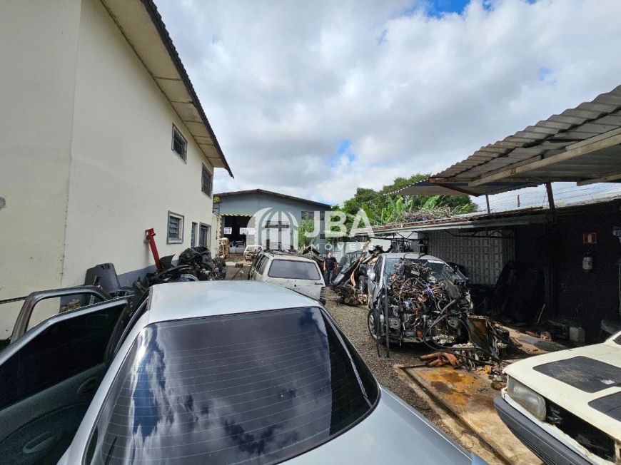 BARRACÃO E RESIDENCIA DE 2 ANDARES NO PAROLIN