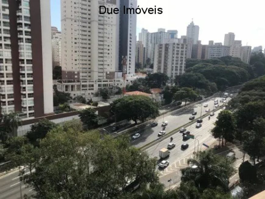 Sala comercial de 110m²em São Paulo no Central Ibirapuera Park.