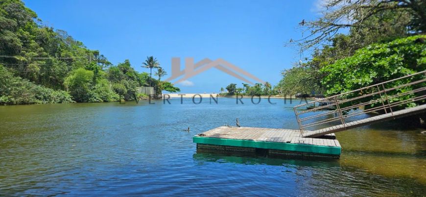 Sobrado com vista para praia e rio à venda na Barra do Una - 4 quartos