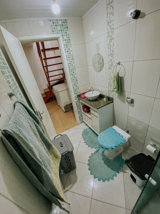 Casa à venda em Curitiba-PR, no bairro Fazendinha . 3 quartos, 1 suíte, 1 sala, 3 banheiros, 4 vagas