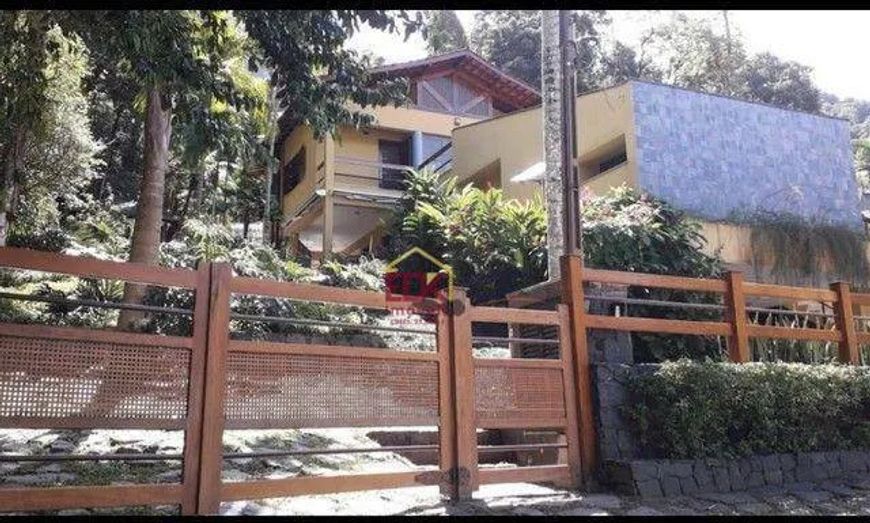 Sobrado com 3 dormitórios à venda, 400 m² por R$ 2.500.000,00 - Guaecá - São Sebastião/SP