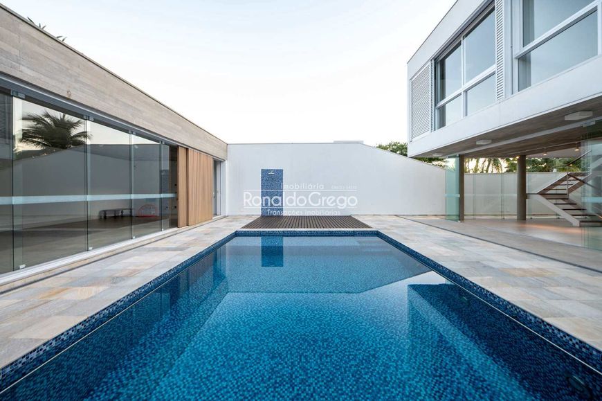Casa em Praia de São sebastião 389m útil 4 suites litoral