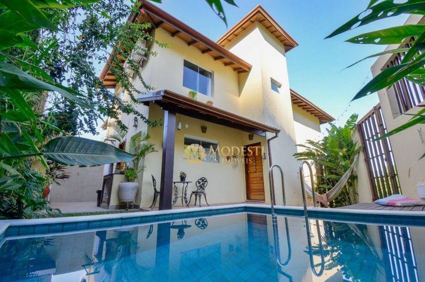 Sobrado com 3 dormitórios à venda, 144 m² por R$ 950.000,00 - São Francisco - São Sebastião/SP