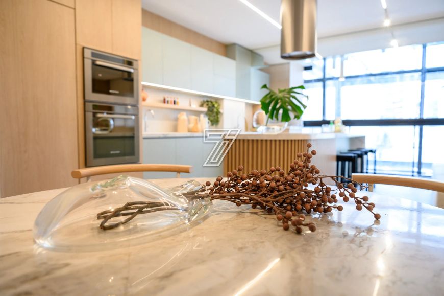 Apartamento com 3 quartos em lançamento no bairro Campo Comprido - Curitiba - PR