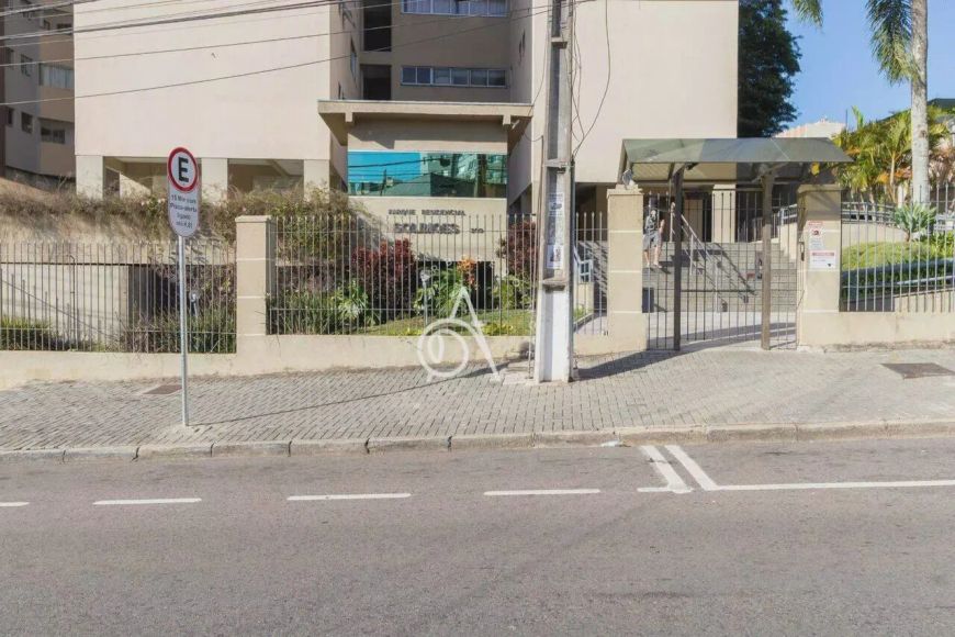 Apartamento todo reformado no Portão