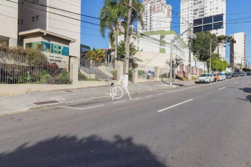 Apartamento todo reformado no Portão
